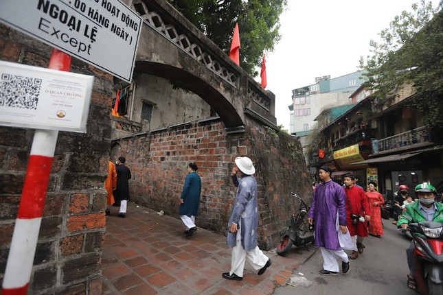 Dien co phuc dao choi Tet, phong vi chuan Ha Noi pho-Hinh-8