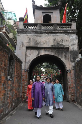 Dien co phuc dao choi Tet, phong vi chuan Ha Noi pho-Hinh-9