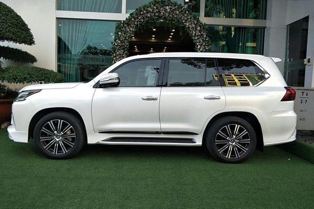 Lexus LX570 Super Sport hon 10 ty 