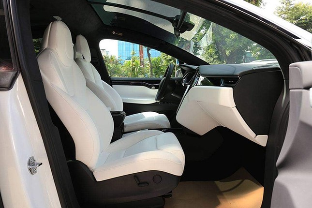 Chiem nguong o to dien Tesla Model X P100D mau trang duy nhat Viet Nam-Hinh-10