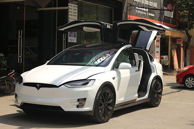 Chiem nguong o to dien Tesla Model X P100D mau trang duy nhat Viet Nam-Hinh-14