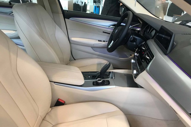 Kham pha BMW 5-Series 2019 moi gia 2,4 ty tai Viet Nam-Hinh-10