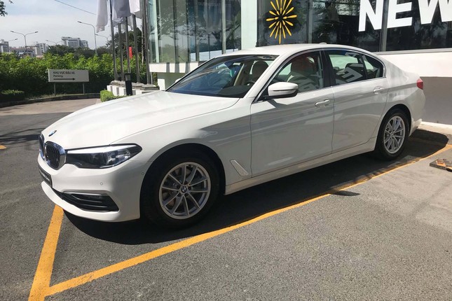 Kham pha BMW 5-Series 2019 moi gia 2,4 ty tai Viet Nam-Hinh-11