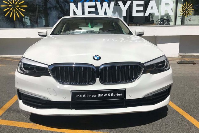 Kham pha BMW 5-Series 2019 moi gia 2,4 ty tai Viet Nam-Hinh-12