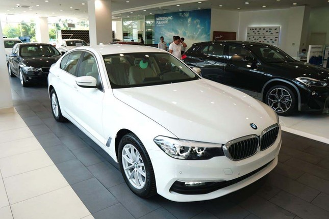 Kham pha BMW 5-Series 2019 moi gia 2,4 ty tai Viet Nam