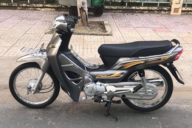 Honda Dream 125 Campuchia co gi ma dan choi Viet dam bo 100 trieu mua?-Hinh-2