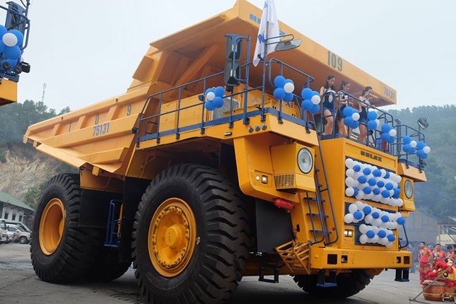 Can canh xe tai “khung” BelAZ moi gia 35 ty o Viet Nam-Hinh-8