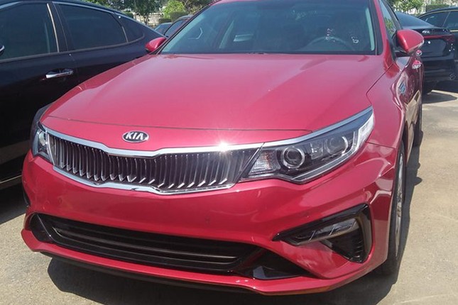 Kia Optima 2019 un un ve Viet Nam cho ngay ra mat