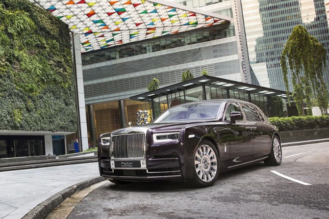 Sieu sang Rolls-Royce Phantom co vach ngan rieng tu cho ong chu