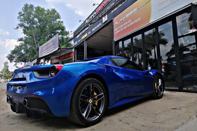 Sieu xe Ferrari 488 Spider tien ty cua dai gia Binh Phuoc-Hinh-6