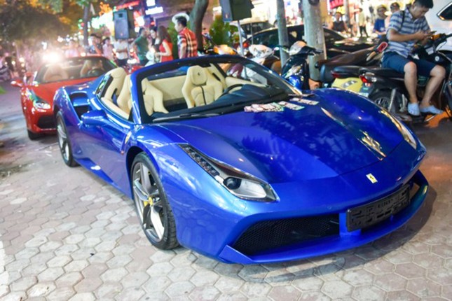 Sieu xe Ferrari 488 Spider tien ty cua dai gia Binh Phuoc