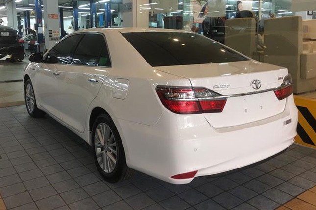 Mua xe Toyota Camry cu, 