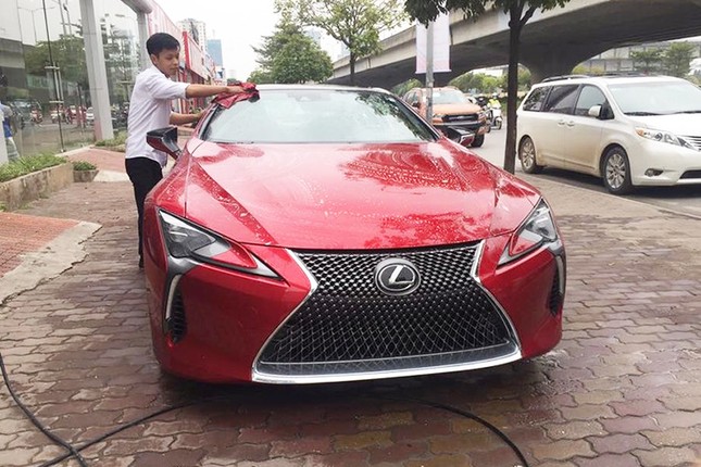 Xe Lexus LC gia 10 ty, doc nhat Viet Nam tai Ha Noi