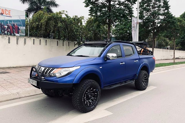 Xe doi 2015 bien khung gia gan 1 ty goi ten Mitsubishi Triton