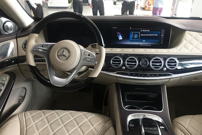 Lo danh tinh chu nhan sieu xe Mercedes-Maybach S650 2019 gan 15 ty moi ve Viet Nam-Hinh-6