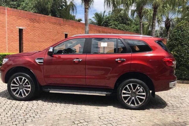 Gia xe o to Ford Everest giam soc 130 trieu dong, cam ket ban xe 'khong kem lac'-Hinh-2