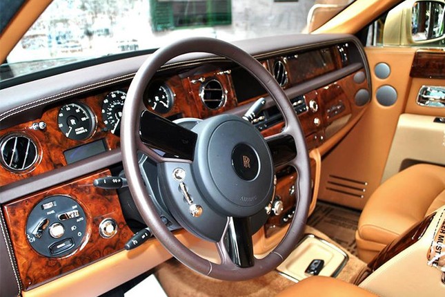 Rolls-Royce Phantom ma vang bien 