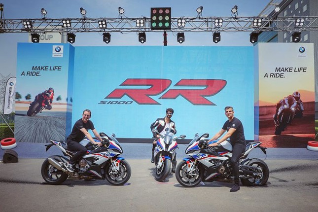 Sieu moto BMW S1000RR 2019 chi co gia tu 625 trieu dong