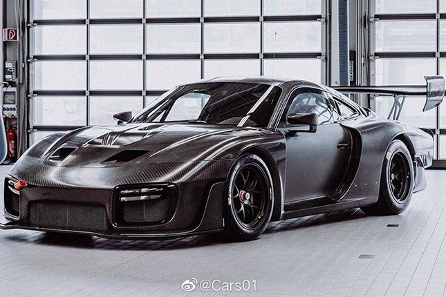 Porsche 935 2019 lan dau xuat hien voi than carbon cuc an tuong