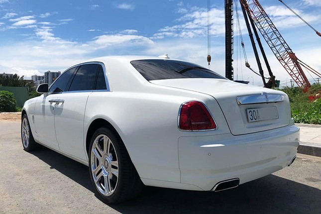 Rolls-Royce Ghost lan banh 8 nam duoc ban voi gia 10 ty-Hinh-10