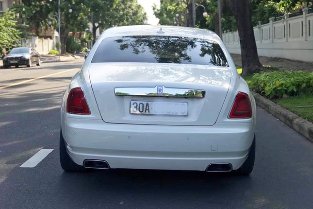 Rolls-Royce Ghost lan banh 8 nam duoc ban voi gia 10 ty-Hinh-4