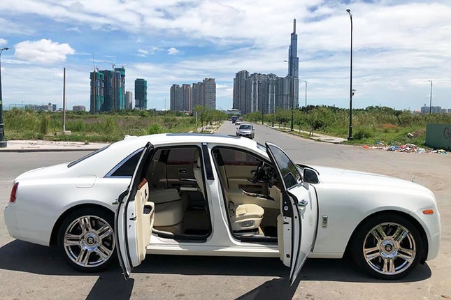 Rolls-Royce Ghost lan banh 8 nam duoc ban voi gia 10 ty-Hinh-5