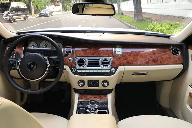 Rolls-Royce Ghost lan banh 8 nam duoc ban voi gia 10 ty-Hinh-6