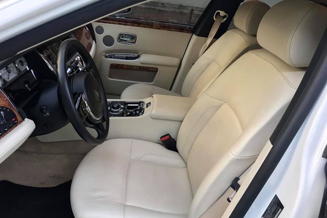 Rolls-Royce Ghost lan banh 8 nam duoc ban voi gia 10 ty-Hinh-7