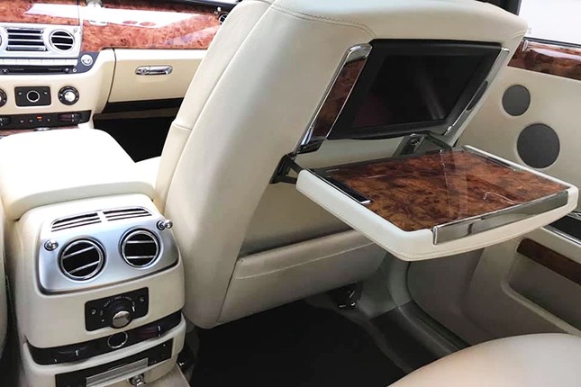 Rolls-Royce Ghost lan banh 8 nam duoc ban voi gia 10 ty-Hinh-9