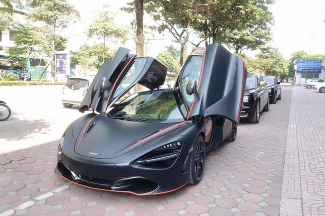 Hai sieu xe McLaren 720S va Rolls-Royce duoc rao ban voi gia 11-15 ty dong