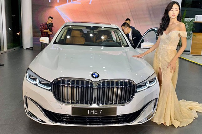 Can canh BMW 740Li cuc dep co gia gan 5,6 ty dong-Hinh-11