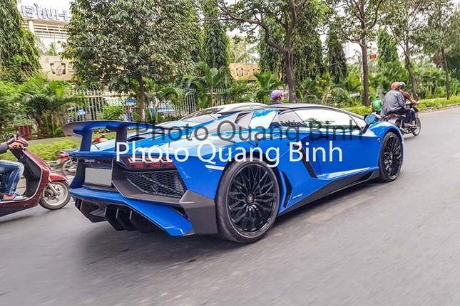 Khong cuong duoc ve dep cua sieu xe Lamborghini Aventador SV Roadster gan 40 ty-Hinh-7