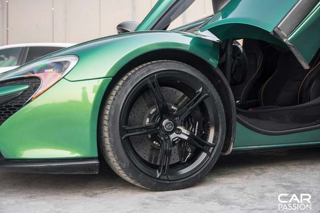 'Hut mat' nhin Diep Lam Anh tha dang ben sieu xe McLaren 650S Spider-Hinh-4