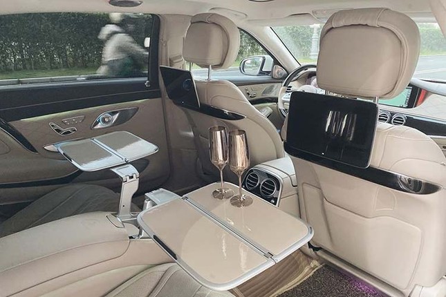 Diep Lam Anh ban Mercedes-Maybach gan 7 ty cung loi hua tang tui Chanel-Hinh-7