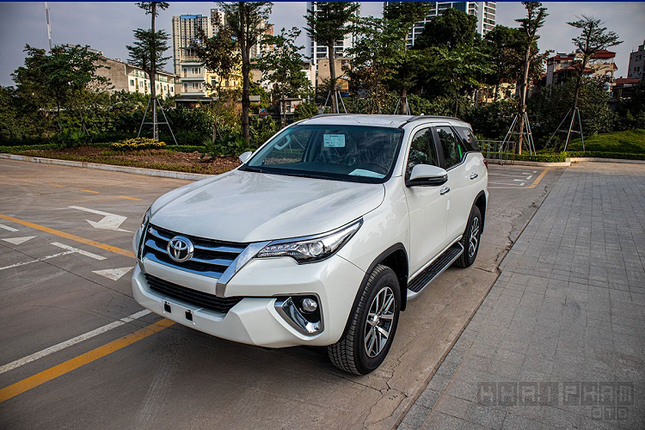 Toyota Fortuner moi giam toi 130 trieu dong tai Viet Nam-Hinh-4