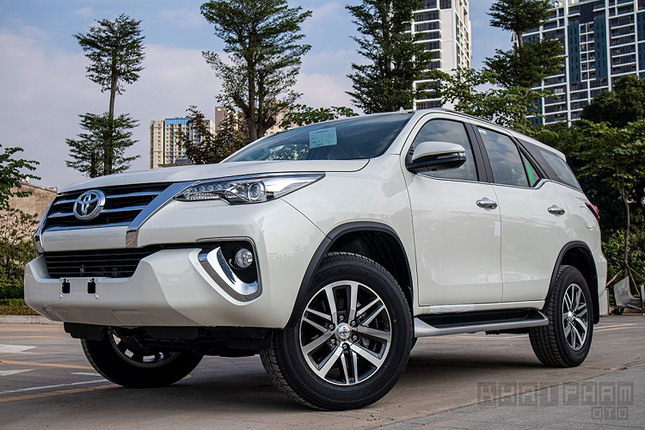 Toyota Fortuner moi giam toi 130 trieu dong tai Viet Nam