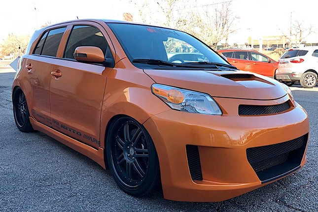 Doc dao Toyota Scion so huu ca tu lanh, bon rua, tivi va ca lo nuong