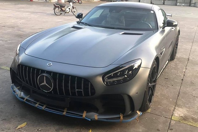 Dai gia Cuong Do la chi den gan 12 ty dong mua sieu xe Mercedes-AMG GT-R-Hinh-8