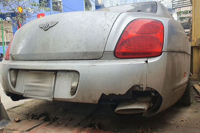 Tiec nuoi sieu xe Bentley Continental bi lang quen o via he Ha Noi-Hinh-5