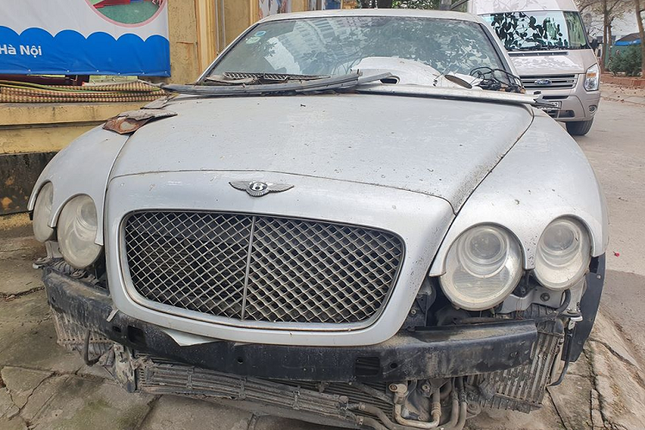 Tiec nuoi sieu xe Bentley Continental bi lang quen o via he Ha Noi-Hinh-8