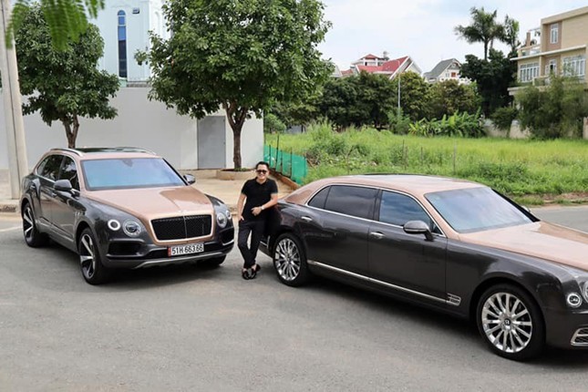 Dai gia Sai Gon ra bien cho sieu xe Bentley Bentayga V8 gan 20 ty