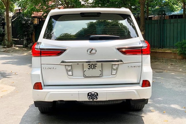 Can canh Lexus LX570 chay 4 nam co gia hon 6 ty o Ha Noi-Hinh-3