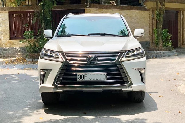 Can canh Lexus LX570 chay 4 nam co gia hon 6 ty o Ha Noi