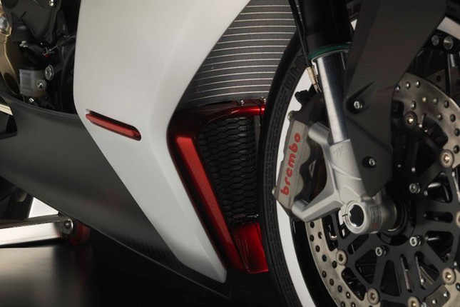 Mo to MV Agusta Superveloce 800 co gia gan 1 ty dong-Hinh-7