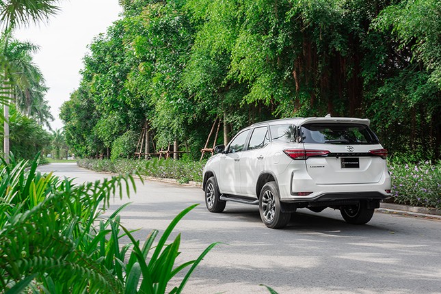 Toyota Fortuner 2021 gia tu 995 trieu tai Viet Nam, dau Kia Sorento-Hinh-2