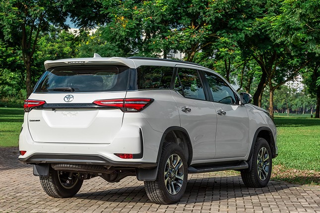 Toyota Fortuner 2021 gia tu 995 trieu tai Viet Nam, dau Kia Sorento-Hinh-4