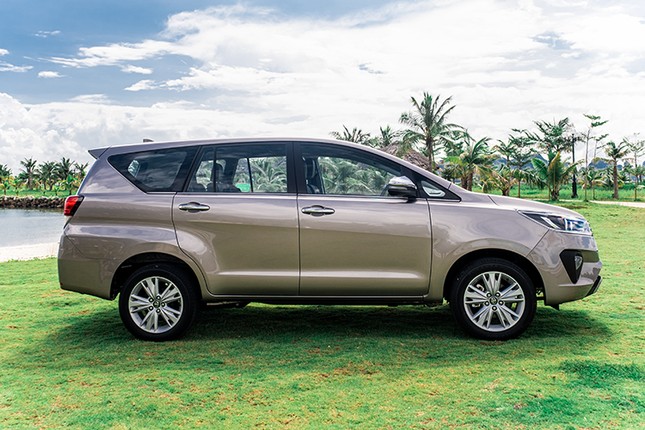 Toyota Innova 2021 co gia tu 865 trieu dong nho giam phi truoc ba 50%-Hinh-3