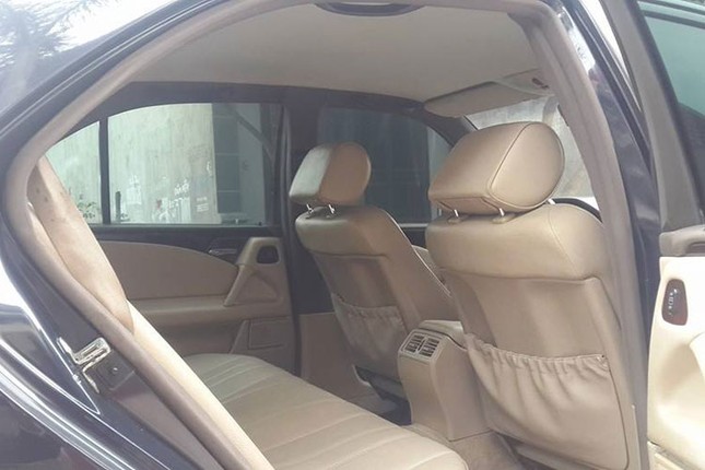 Can canh xe sang Mercedes E230 bien so dep gia chi 100 trieu-Hinh-6