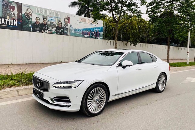 Xe sang Volvo S90 Inscription chay 4 nam lo 1 ty-Hinh-10