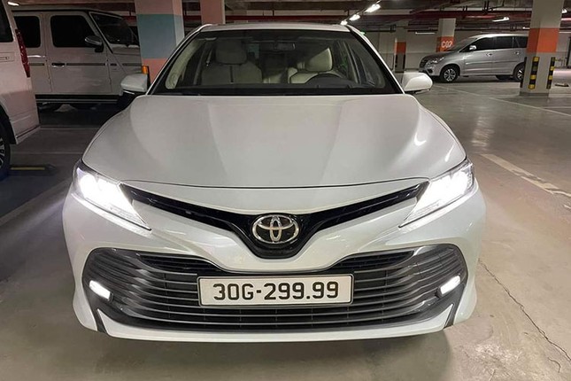 Toyota Camry co bien so tu quy 9 duoc rao hon 2 ty-Hinh-4